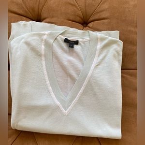 J Crew women’s v neck sweater used.  Size M